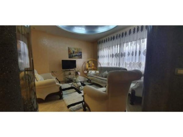 Tirane, jepet me qera apartament 1+1 Kati 3, 100 m² 600 Euro (RRUGA E KOSOVAREVE)