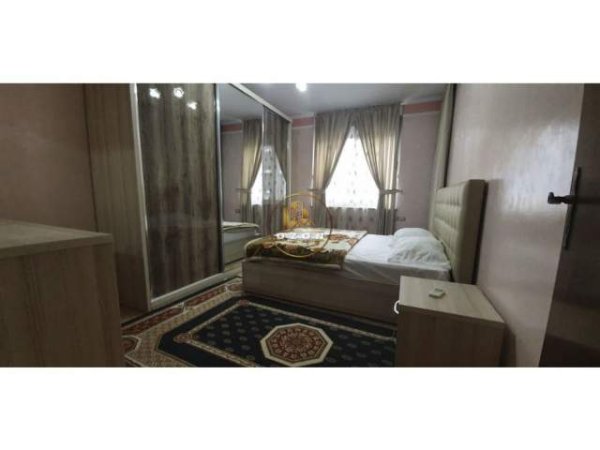 Tirane, jepet me qera apartament 1+1 Kati 3, 100 m² 600 Euro (RRUGA E KOSOVAREVE)
