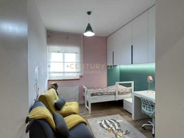Tirane, shes apartament 3+1+2+BLK 127 m² 330.000 Euro (Komuna e Parisit)