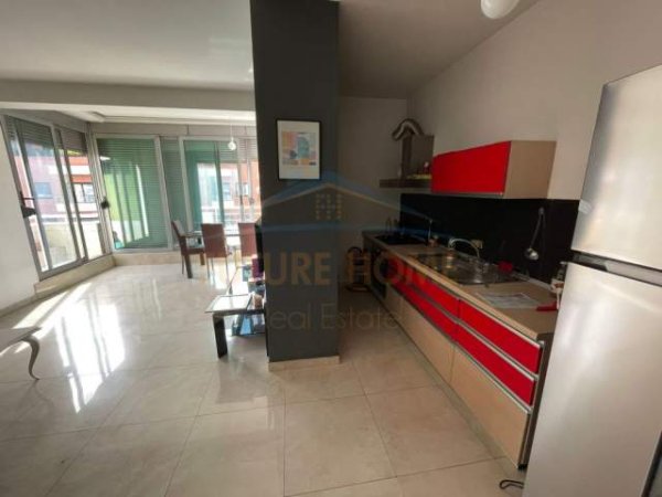 Tirane, jepet me qera apartament 2+1 Kati 10, 145 m² 600 Euro (Zogu i Zi)
