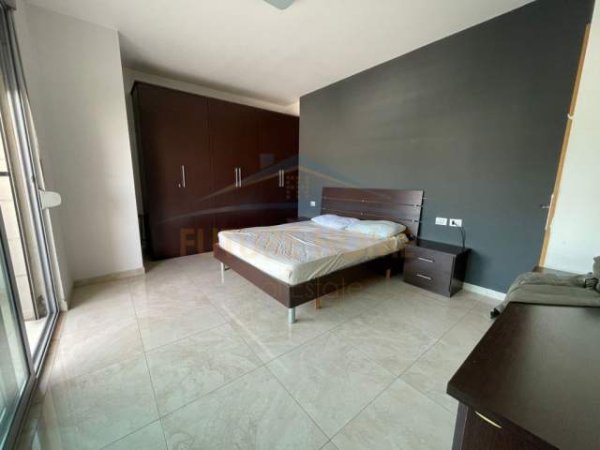 Tirane, jepet me qera apartament 2+1 Kati 10, 145 m² 600 Euro (Zogu i Zi)