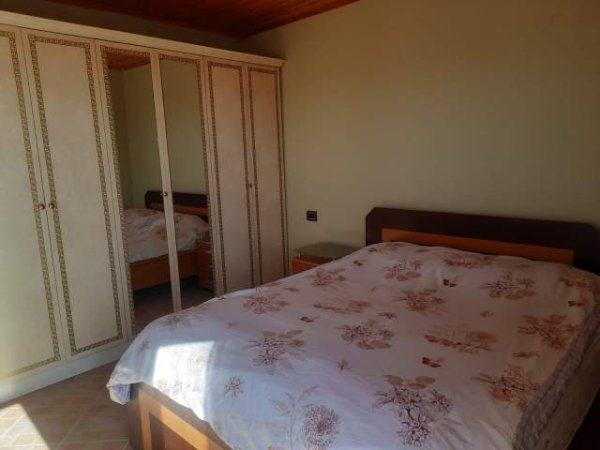 Tirane, jepet me qera apartament Kati 3, 65 m² 30.000 Leke (Kodra e Priftit)