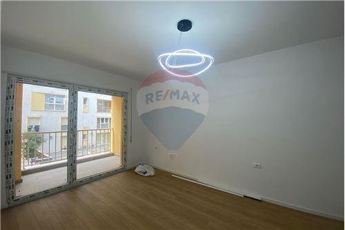 Tirane, shitet apartament 1+1+BLK Kati 3,  (Hasan Vogli Euro 3 D)
