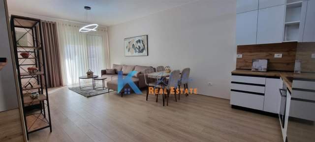 Tirane, jepet me qera apartament 2+1+BLK Kati 4, 100 m² 720 Euro (Rruga Muzaket)