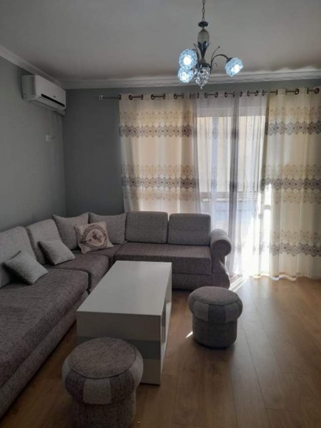 Tirane, jepet me qera apartament Kati 8, 100 m² 55.000 Leke (Yzberisht)