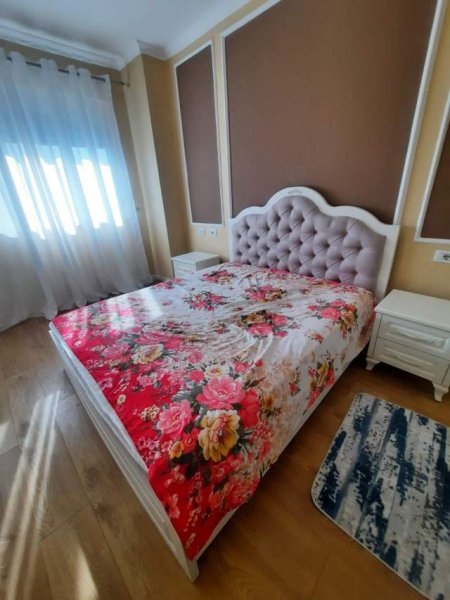 Tirane, jepet me qera apartament Kati 8, 100 m² 55.000 Leke (Yzberisht)