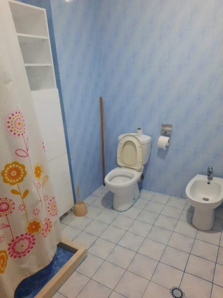 Tirane, jepet me qera apartament Kati 8, 100 m² 55.000 Leke (Yzberisht)