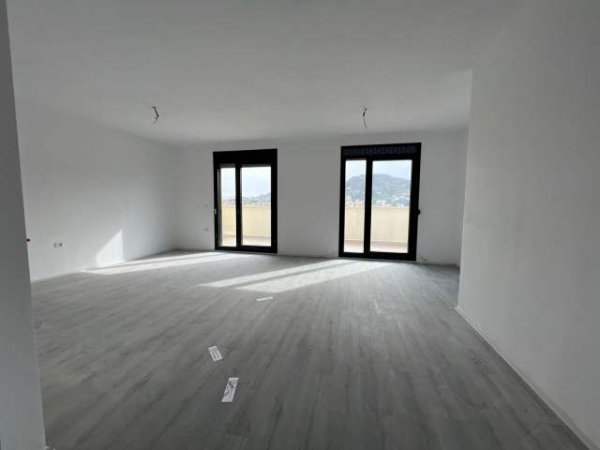 Tirane, shitet apartament 138 m² 180.000 Euro (Rruga e Kavajes, prane Amerikan 3)
