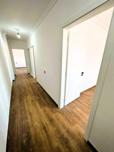 Tirane, shes apartament 2+1 100 m² 190.000 Euro (Rruga Kavajes ,Policia Bashkiake)