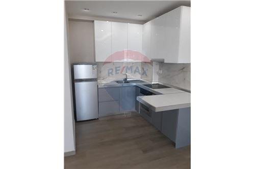 Tirane, jepet me qera apartament 500 Euro (Komuna e Parisit)