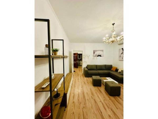 Tirane, jap me qera apartament Kati 5, 60 m² 470 Euro (komuna parisit)