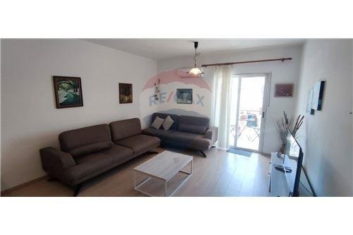Tirane, jepet me qera apartament 2+1+BLK Kati 4, 90 m² 750 Euro (Komuna e Parisit)