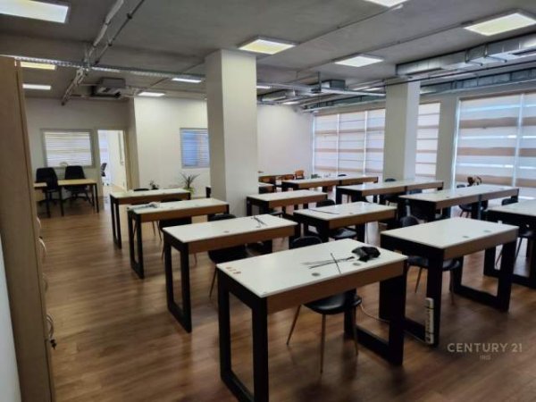 Tirane, shes zyre 219 m² 600.000 Euro (Rruga e Elbasanit)