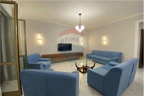 Tirane, jepet me qera apartament 2+1+BLK Kati 2, 107 m² 700 Euro (Tefta Pashko)