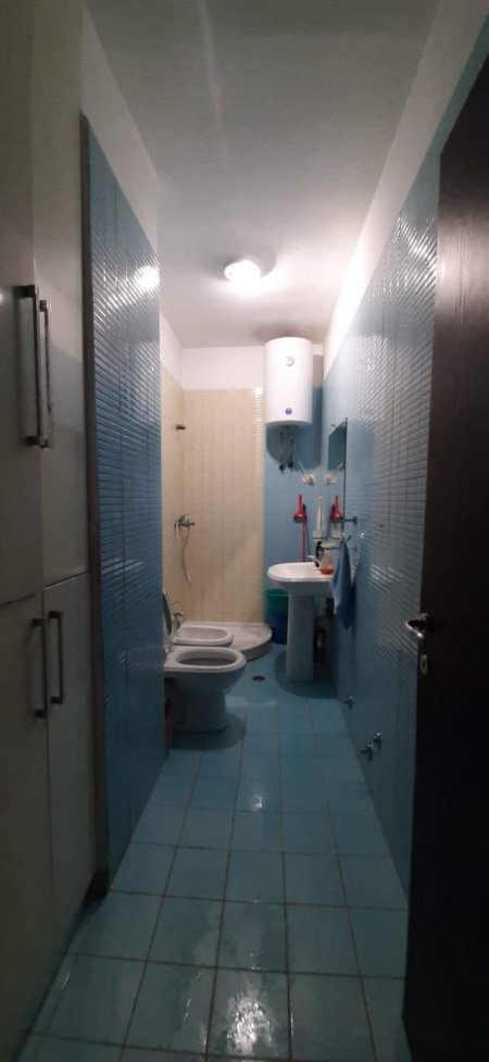 Tirane, jepet me qera apartament 2+1 Kati 6, 102 m² 440 Euro (fresku)