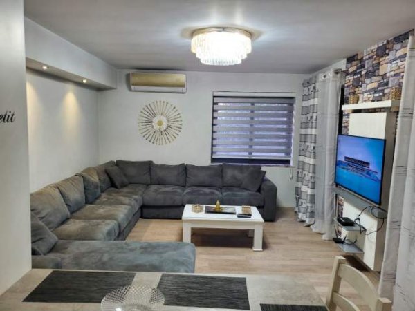 Tirane, jepet me qera apartament 2+1+BLK Kati 1, 80 m² 500 Euro (Rruga Bill Klinton)