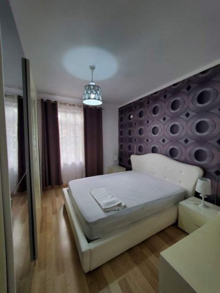 Tirane, jepet me qera apartament 2+1+BLK Kati 1, 80 m² 500 Euro (Rruga Bill Klinton)