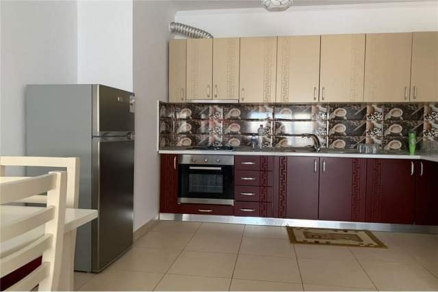 Tirane, jepet me qera apartament 1+1+BLK Kati 6, 80 m² 450 Euro (Don Bosko)
