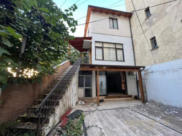 Tirane, shitet shtepi 2+1 Kati 2, 222 m² 2.800.000 Euro
