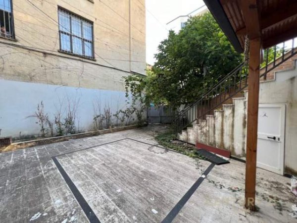 Tirane, shitet shtepi 2+1 Kati 2, 222 m² 2.800.000 Euro