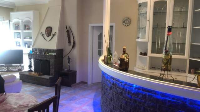 Tirane, jepet me qera apartament 2+1+BLK Kati 4, 118 m² 750 Euro (Bllok)