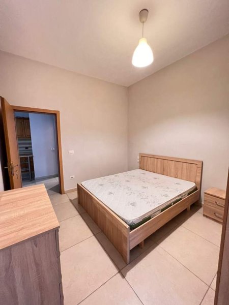 Tirane, jepet me qera apartament 2+1+BLK Kati 1, 95 m² 400 Euro (Astir)