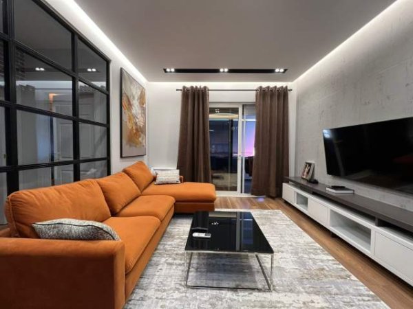Tirane, jepet me qera apartament 2+1+BLK Kati 6, 98 m² 700 Euro (Rruga Bedri Karapici)