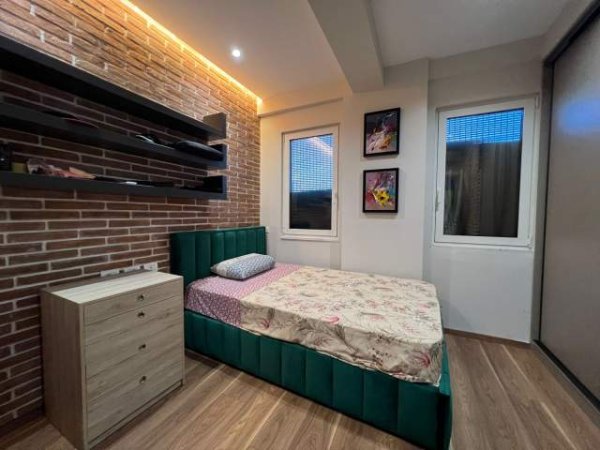 Tirane, jepet me qera apartament 2+1+BLK Kati 6, 98 m² 700 Euro (Rruga Bedri Karapici)