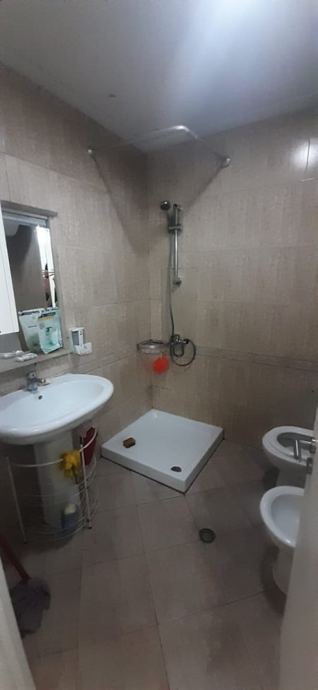 Tirane, jepet me qera 1+1+BLK Kati 1, 700 Euro