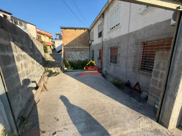Vlore, shitet apartament 2+1+Ballkon Kati 1, 62 m² 72.000 € (Vlorë)