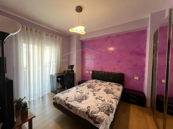Tirane, jepet me qera apartament 2+1 Kati 3, 109 m² 650 € (Zogu i zi)