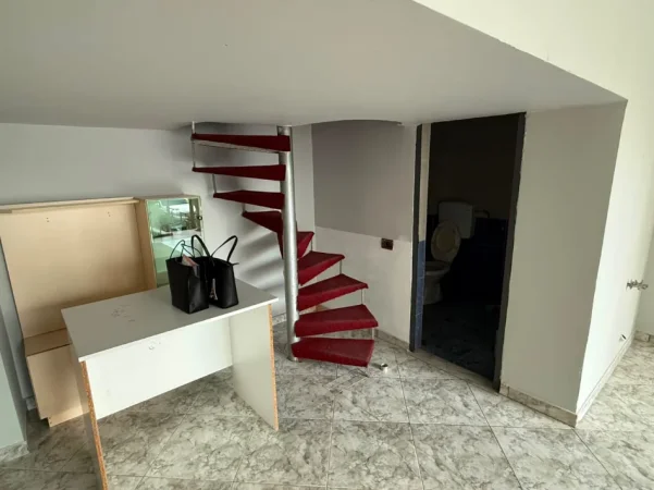 Tirane, shitet ambjent biznesi Kati 0, 70.000 € (Rruga Abdyl Pajo)
