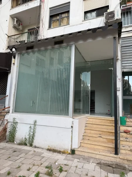 Tirane, shitet ambjent biznesi Kati 0, 70.000 € (Rruga Abdyl Pajo)