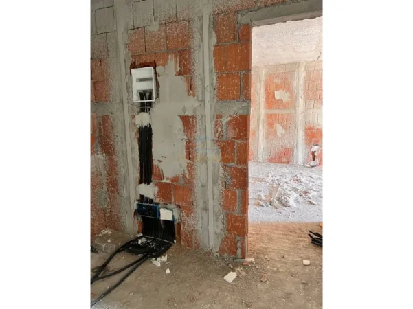 Tirane, shitet apartament 2+1 Kati 1, 110 m² 135.000 € (Paskuqan)