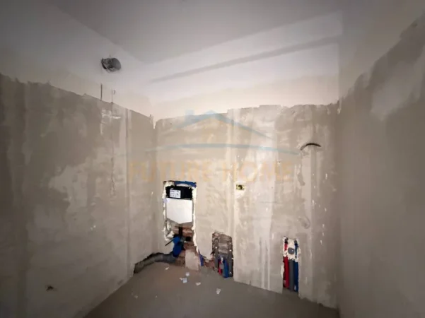 Tirane, shitet apartament 2+1 Kati 5, 126 m² 158.000 € (Paskuqan)