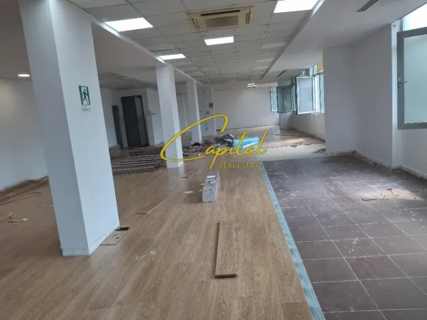 Tirane, jepet me qera ambjent biznesi Kati 2, 330 m² 4.500 € (ISH BLLOKU)