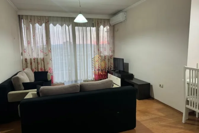 Tirane, jepet me qera apartament 1+1+Ballkon Kati 6, 75 m² 600 € (21 Dhjetori)