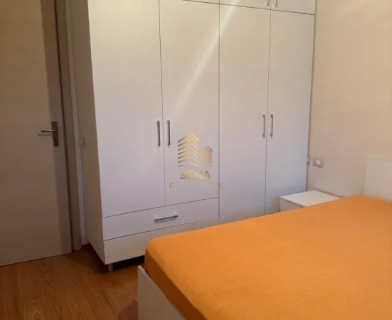 Tirane, jepet me qera apartament 1+1+Ballkon Kati 6, 75 m² 600 € (21 Dhjetori)