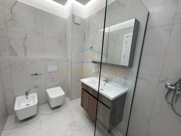 Tirane, shitet apartament 1+1 Kati 3, 84 m² 181.000 € 
