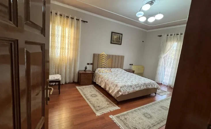 Tirane, jepet me qera apartament 2+1+Ballkon Kati 2, 145 m² 500 € (Allias)