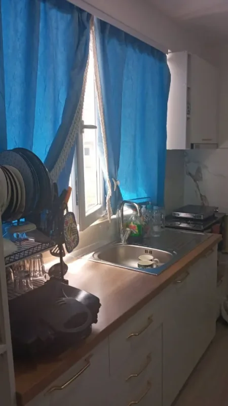 Tirane, shitet garsonier 1+1 Kati 2, 30 m² 57.000 € (Pranë Tregut Ushqimor dhe Xhamisë së Selitës)