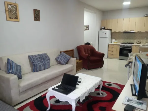 Tirane, jepet me qera apartament 1+1 Kati 4, 60 m² 490 € (Komisariati Nr.4)