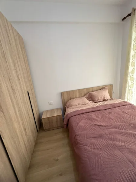 Tirane, jepet me qera apartament 1+1+Ballkon Kati 5, 50 m² 420 € (Pasho Hysa, Kadiu)