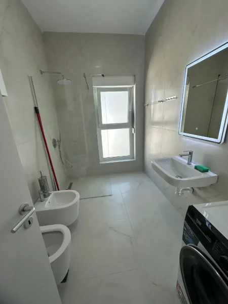 Tirane, jepet me qera apartament 1+1+Ballkon Kati 7, 51 m² 470 € (Pasho Hysa, Kadiu)