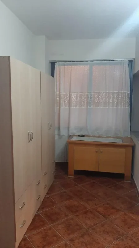Tirane, jepet me qera apartament 2+1 Kati 2, 90 m² 550 € (Rruga e Elbasanit)