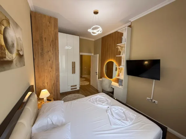 Tirane, jepet me qera apartament 1+1