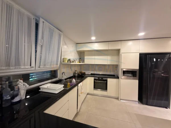 Qerret, shes apartament 3+1+Ballkon , 161 m² 430.000 € 