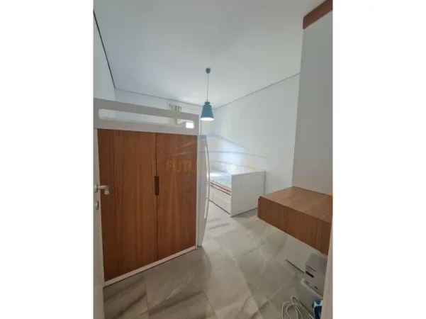 Gjiri Lalezit | Hamallaj, shes apartament 2+1+Ballkon , 98 m² 390.000 € 