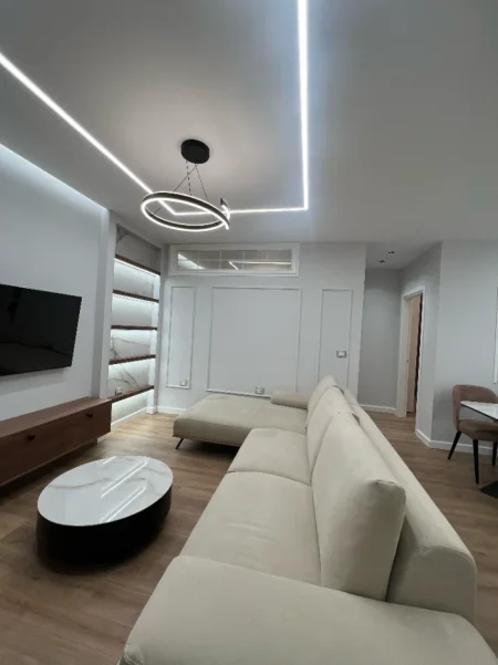 Tirane, jepet me qera apartament 2+1 Kati 5, (Selvia)