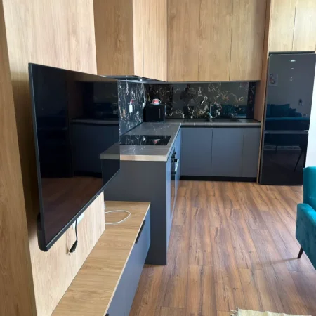 Tirane, jepet me qera apartament 2+1 Kati 1, 115 m² 800 € (rruga e dibres)